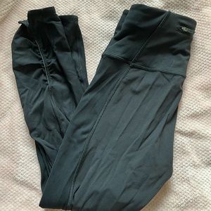 Lululemon On your mark crop 23” size 6